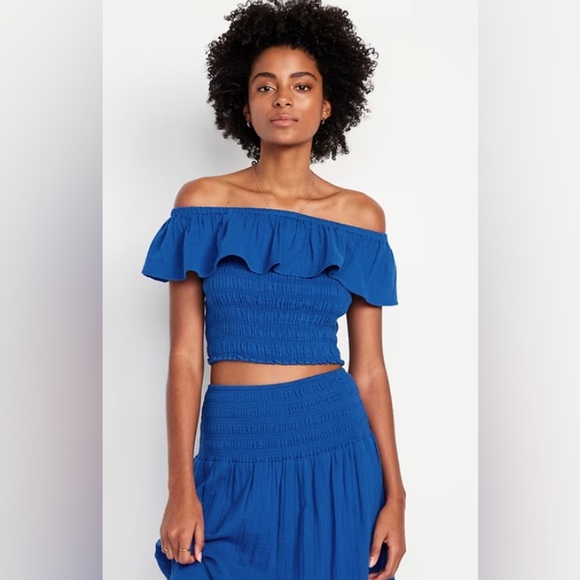 Old Navy Blue Ruffled Smocked Crop Top - Picture 1 of 4